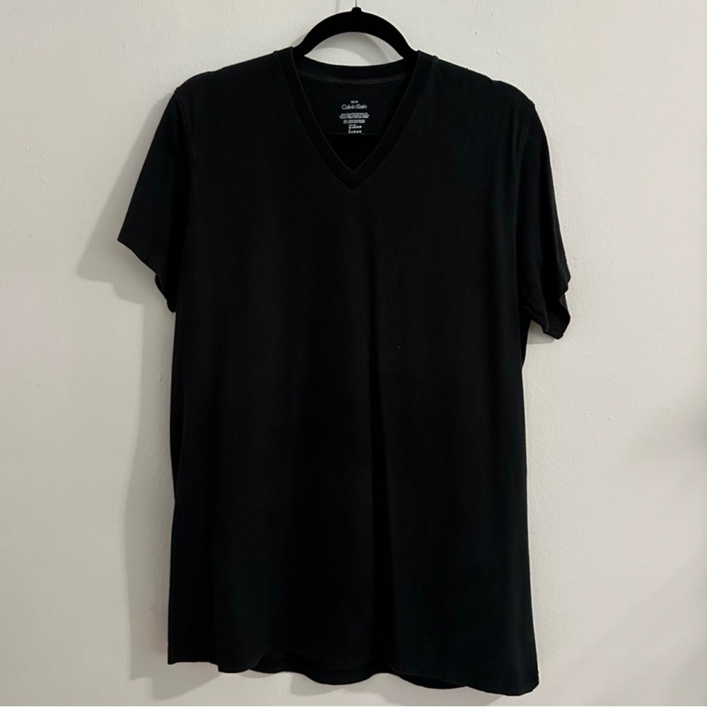 Calvin Klein Black V-neck Tagless Tee Size Medium